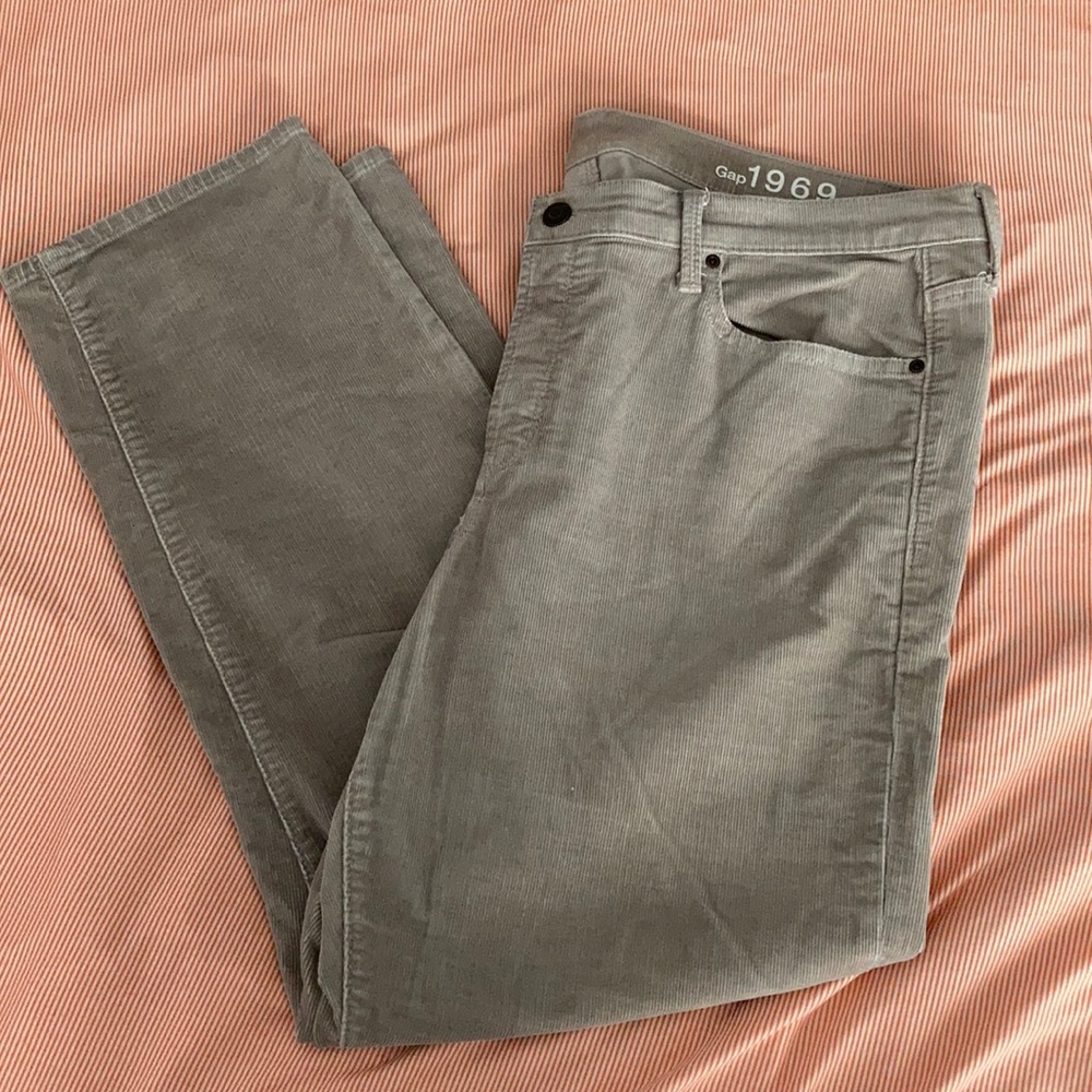 EUC GAP boyfriend cut cropped cords